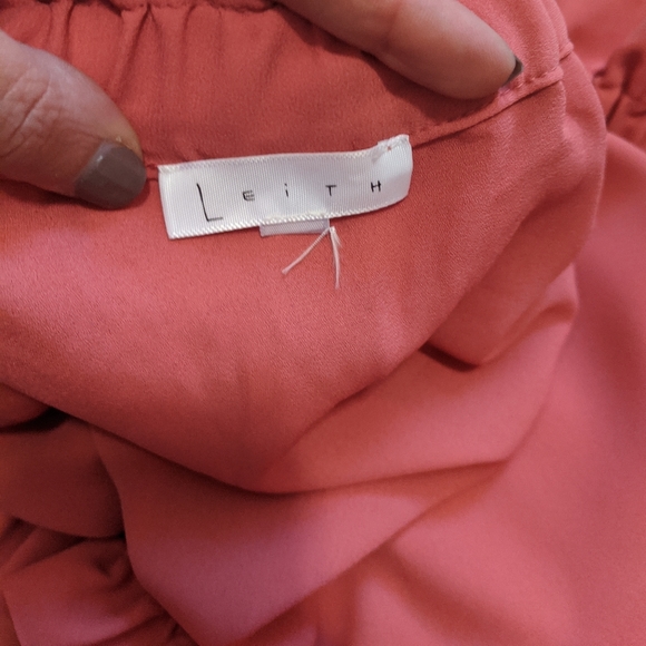 Leith off the shoulder layered top. - Picture 6 of 7